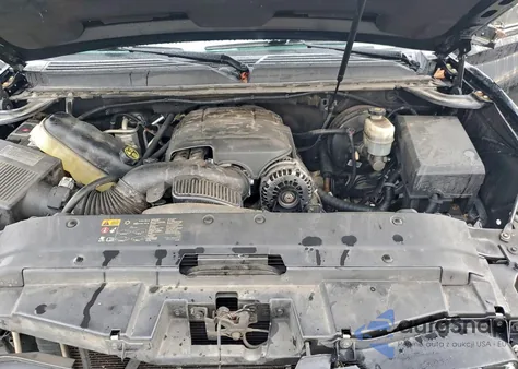 2013 Chevrolet Suburban C1500 Lt z USA, uszkodzony, nr VIN 1GNSCJE05DR118746